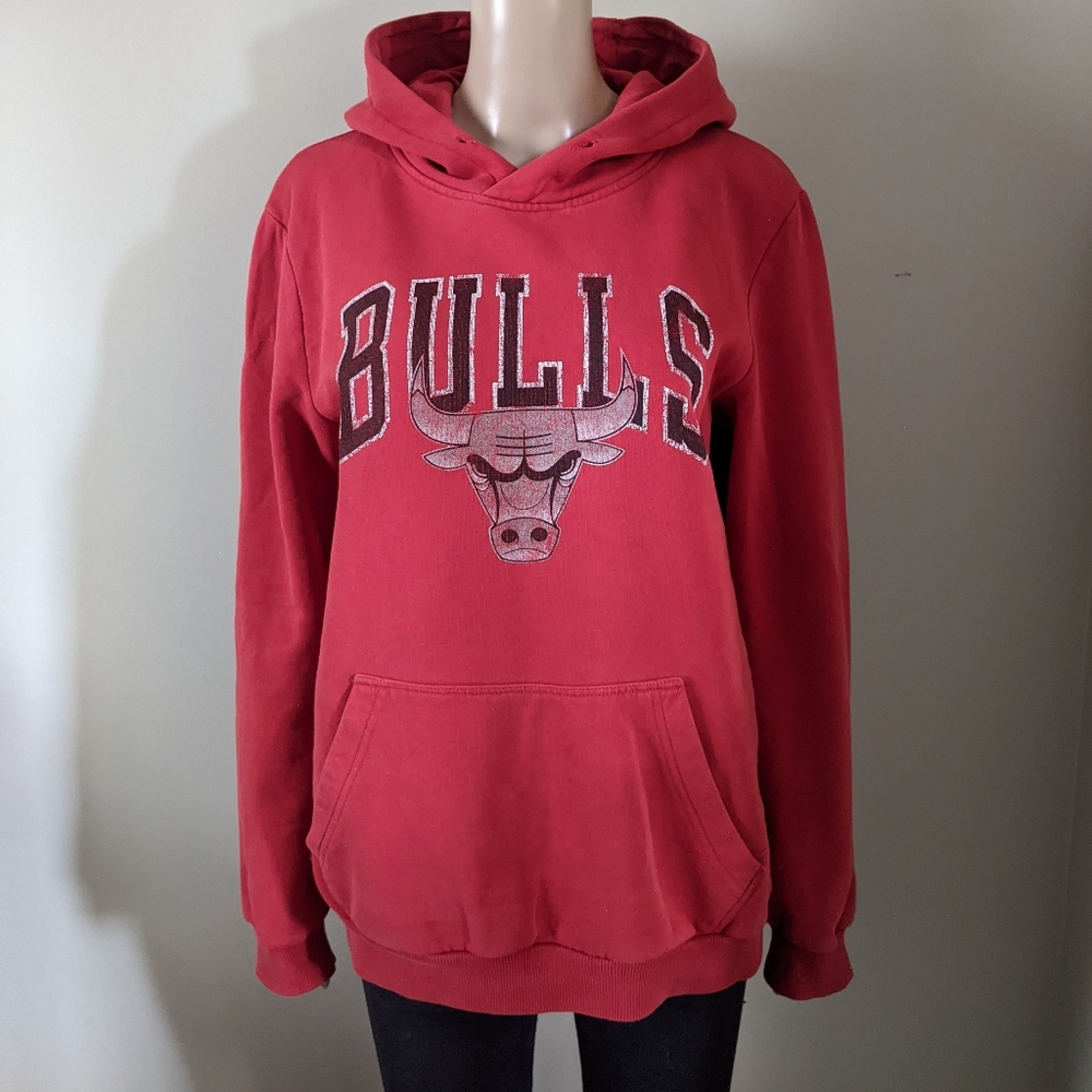 NBA Chicago Bulls Red Hoodie, Size Medium